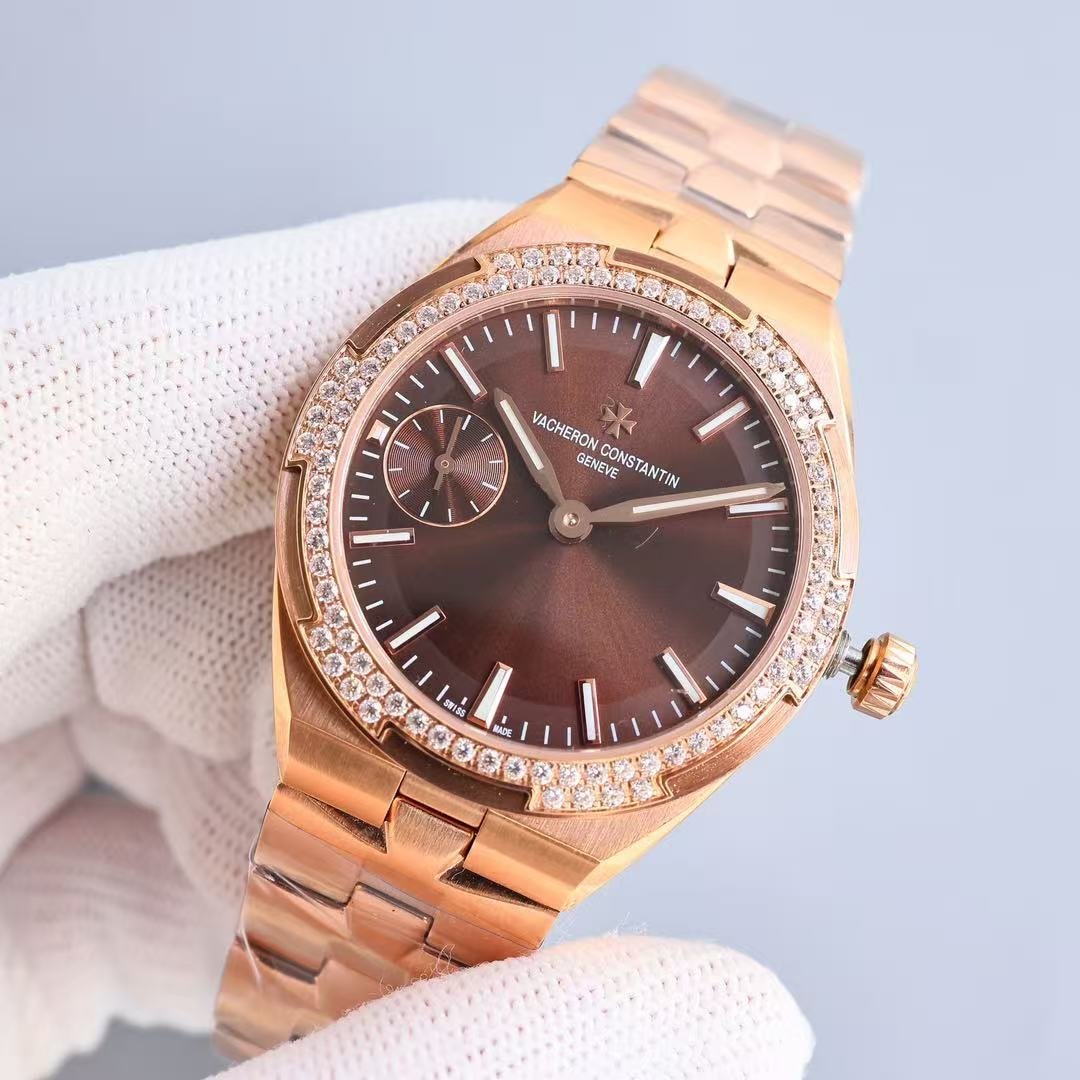 Vacheron Constantin Overseas collection 2300V–2305V - Image 4